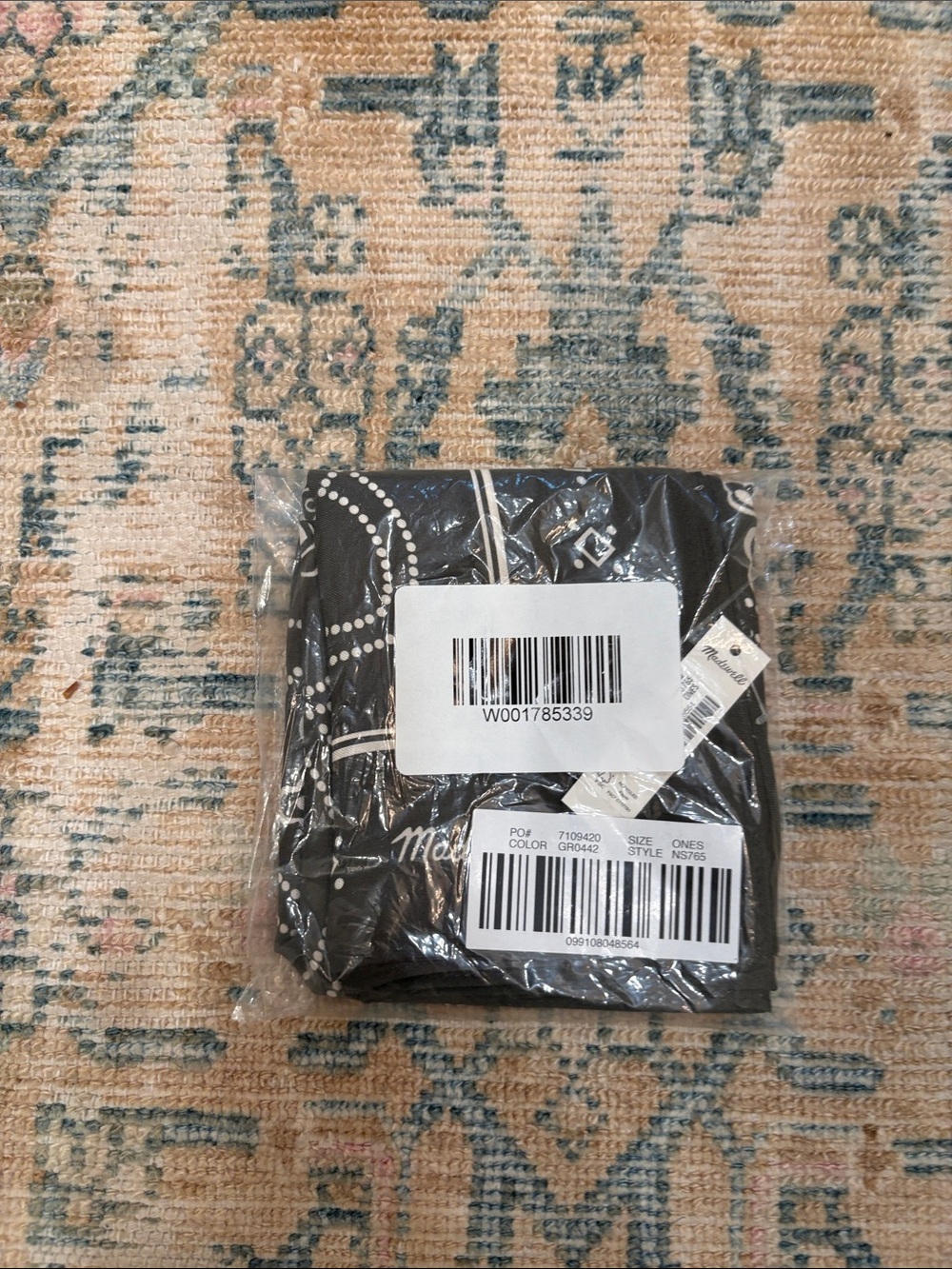 Madewell Medium silk bandana - Picture 2 of 3